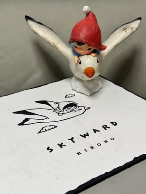 Authentic Hirono Skyward Limited Edition Figure Designer Hot Art