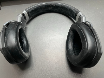 Sennheiser HD 700 Open-Back Headphones Bundle Dynamic Audiophile