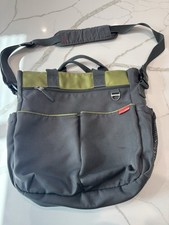 Skip Hop Messenger Baby Diaper Bag Gray/Green Zipper, Inner Pockets, Strap