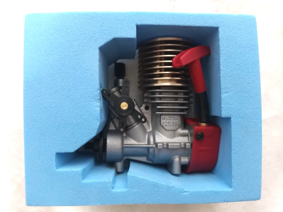 Kyosho GS11R Engine With Recoil-Starter & Manual For 1/10 Car #74711 NEW Rare - Image 3 of 4