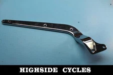 1399 99 HARLEY-DAVIDSON SOFTAIL RIGHT REAR FENDER SUPPORT BRACKET MOUNT COVER