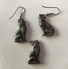 SILVER WOLF PIERCED HOOK EARRING AND PENDANT SET