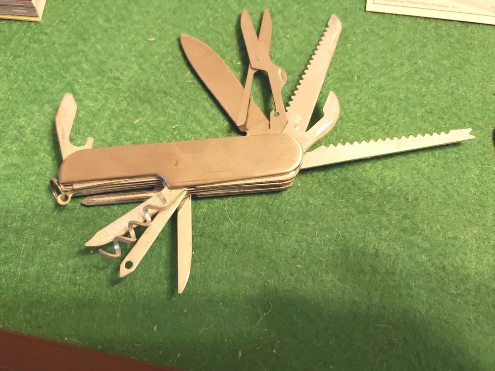 Compact Multi-Tool Pocket Knife for Everyday Carry