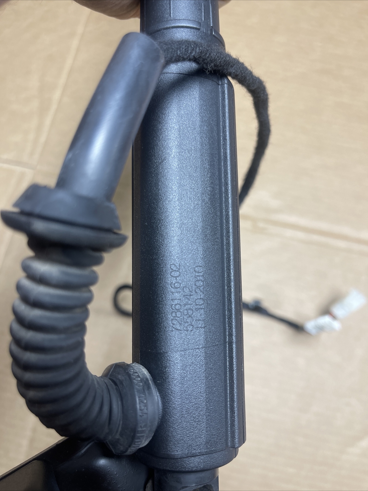 072013 BMW X5 (E70) LEFT REAR TRUNK HATCH ELECTRIC SPINDLE DRIVE LIFT