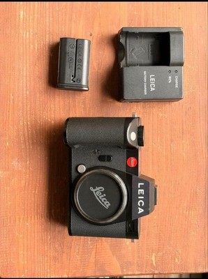 [Excellent] Leica SL2 Mirrorless Camera Body - 47.3MP Full-Frame - Working Perfe