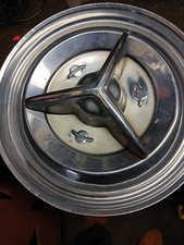 Oldsmobile Spinner Fiesta Hubcap 15 In