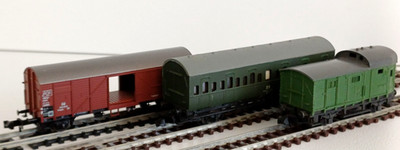 MINITRIX / ARNOLD N Konvolut Kastenwagen / Personenwagen / Wagon 1:160