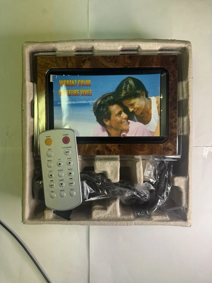 I/O Magic I7DPF 7" WideScreen Digital Picture Frame - NEW - Image 2 of 4