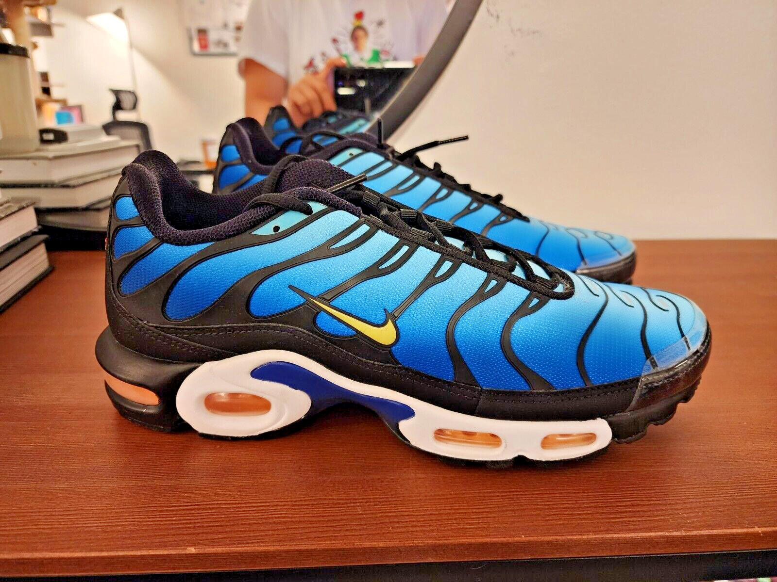 mens nike air max plus og hyper blue stores