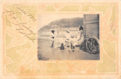 CPA Fantaisie Gaufrée Ancienne - Enfant Et Poule - Carte Postale 1900 - France