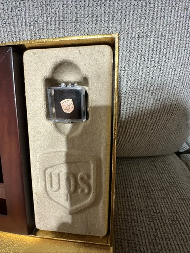 Gold Colored UPS UNITED PARCEL SERVICE 20 Years Service Award . Plaque And Pin - Picture 3 of 6