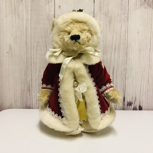 Franklin Mint Heirloom Bear With Stand 