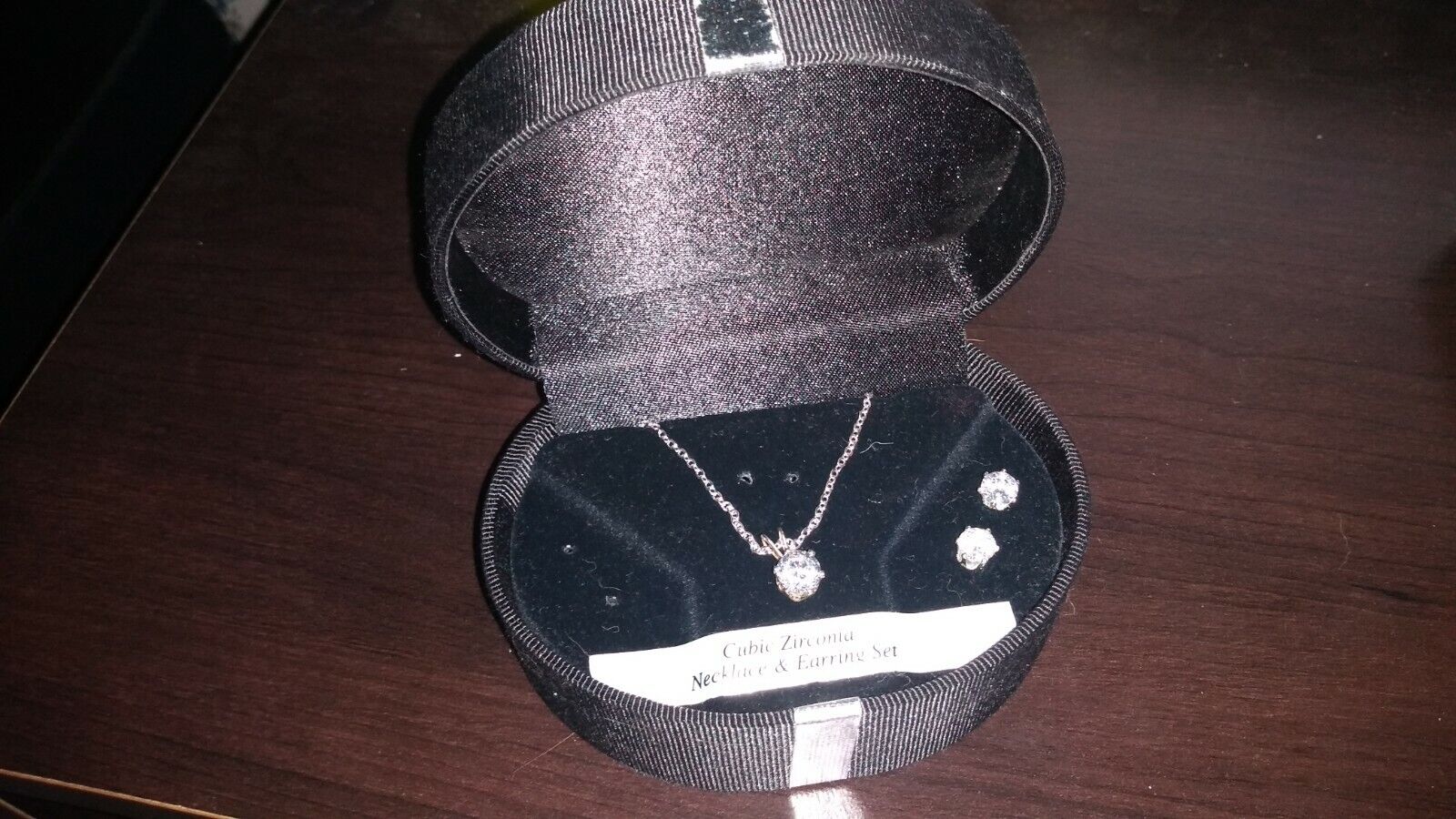 2 karat cubic zirconia necklace and earring set