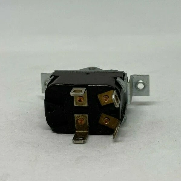 Interruptor balancim vintage MCGILL Levolier preto DPST 20A 277VAC RODA DE SOLDA (F3) - Imagem 2 de 4