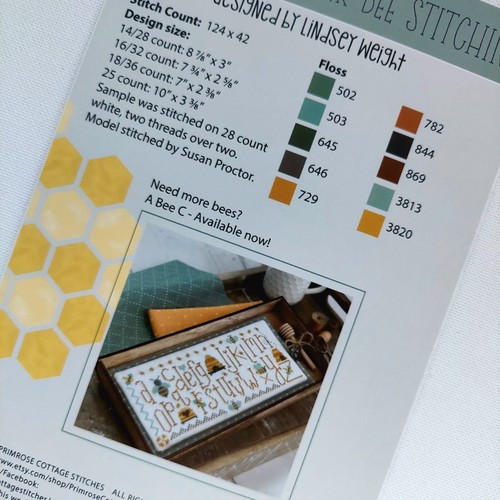 I Would Rather Bee Stitching Cross Stitch Chart Primrose Cottage Stitches PRM108 - Picture 4 of 8