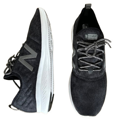 New Balance Laufschuhe Grau Schwarz Größe UK 10 EU 44,5 FuelCore Coast V4