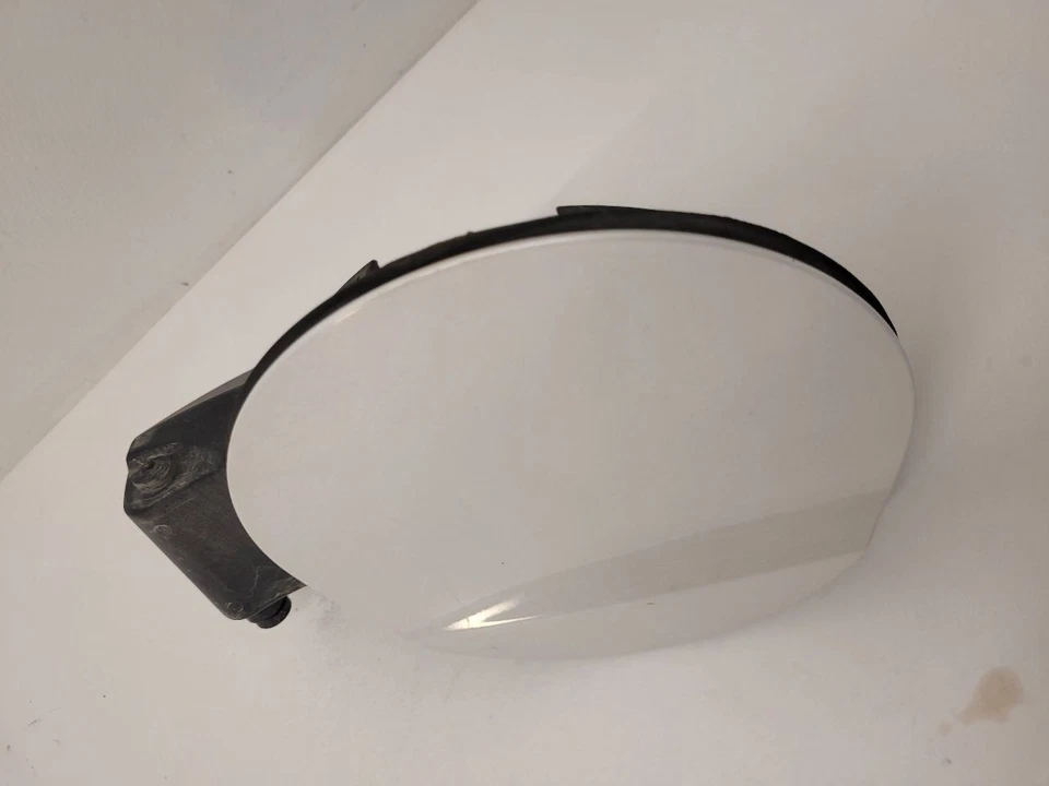 2010-2019 FORD TAURUS Fuel Filler Door White AG1Z54405A26AAPTM Foto 2 de 4