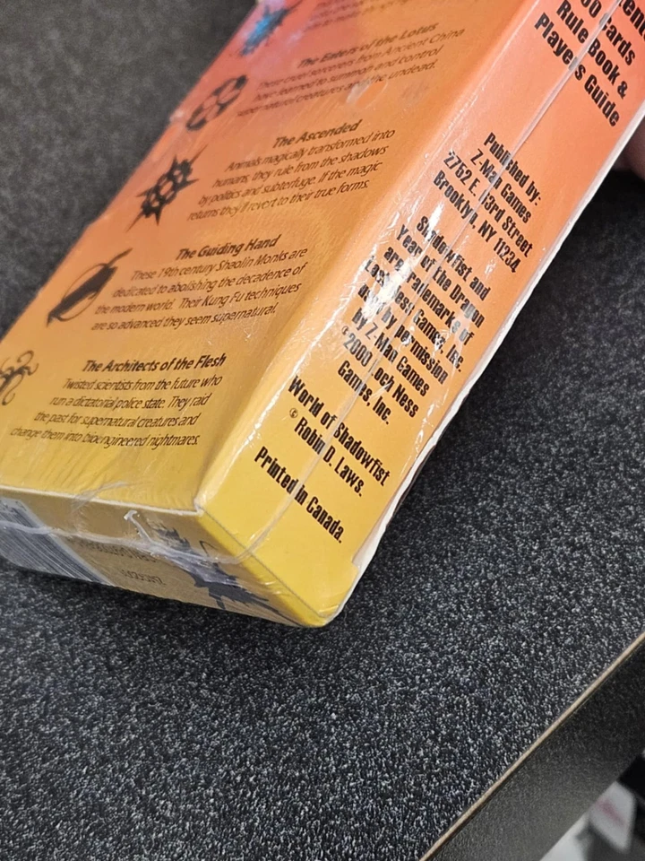 Shadowfist: Year of the Dragon - The Dragon Starter Deck- Box Damage - Image 3 of 4