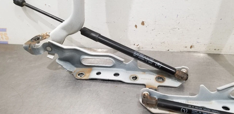 22 福特 F550 SUPER DUTY XL HOOD HINGE 套装 一对 白色 — 第 4/4 张图片