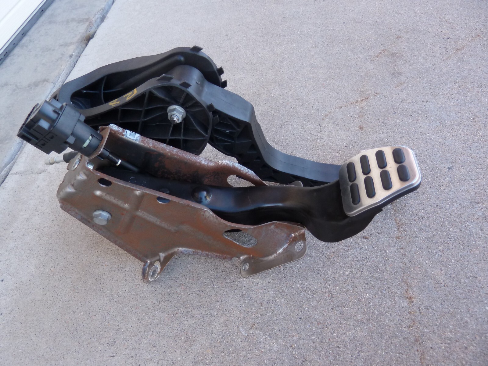 2008-2015 Audi R8 V10 6 Speed MANUAL CLUTCH BRAKE Pedal ASSY LHD Pedals Brackets