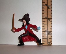 WALT DISNEY MINIATURE CAPTAIN HOOK PLAY FIGURE 2 & 1/2 INCHES TALL CAKE TOPPER