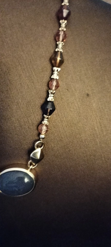 Очень редкое винтажное золотистое колье с бисером LIZ CLAIBORNE с искусственным серым сапфиром - Изображение 4 из 4