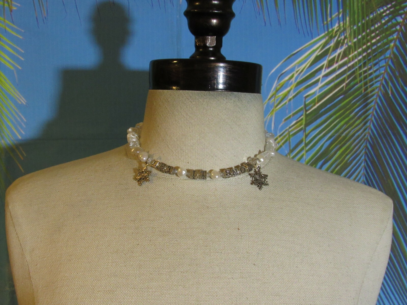 Snowflake Pearl Beaded Necklace with Clear Crystals 14 Inch-image