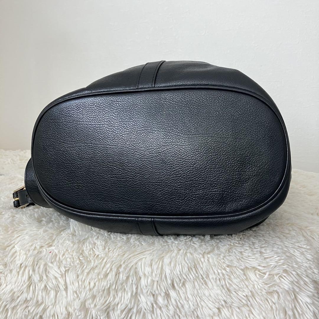 Borsa a tracolla Yves Saint Laurent borsa con coulisse in pelle nera autentica