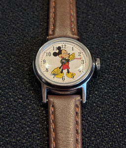 INGERSOLL MICKEY MOUSE WALT DISNEY Swiss Watch Pointing Fingers *WORKING*