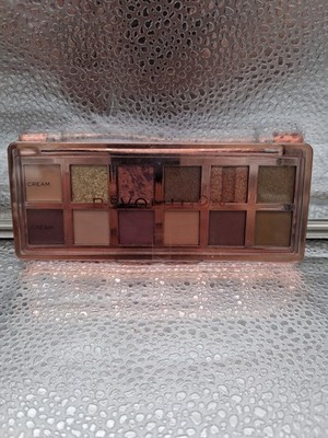 Makeup Revolution The Eternal Icon Green Palette