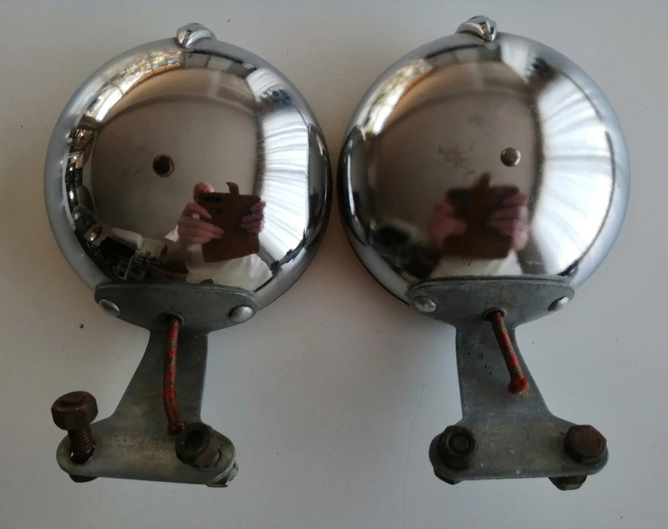 deux anciens petits antibrouillard ou clignotants de moto harley Davidson etc - Photo 2/4