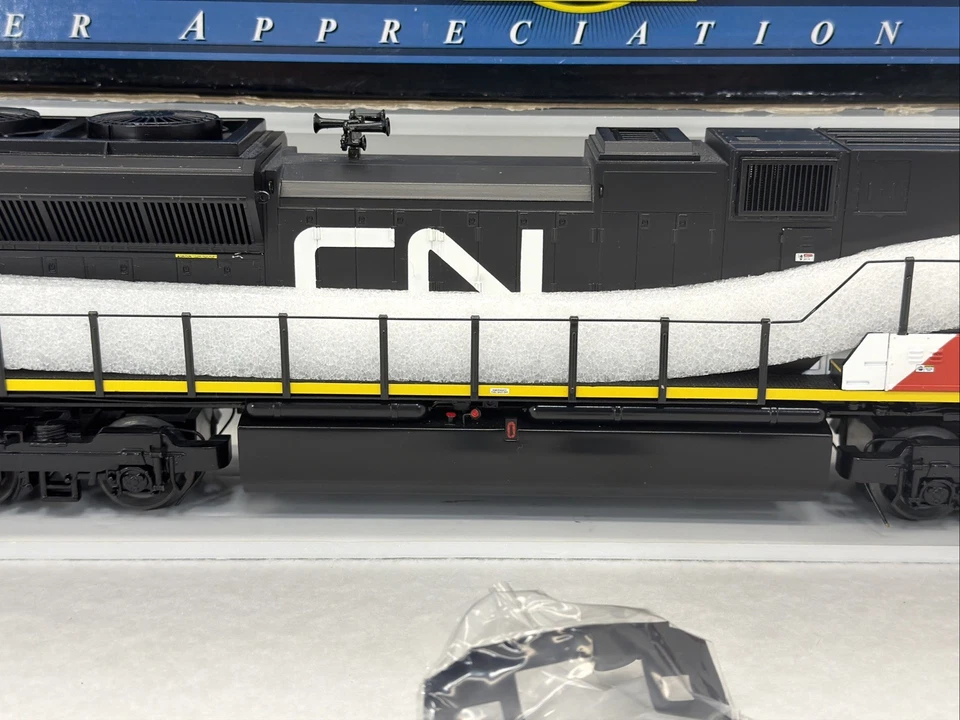 MTH Premier DAP 20-80006C Canadian National Non-Powered SD70M-2 O Used #8014 CN - Image 3 of 4