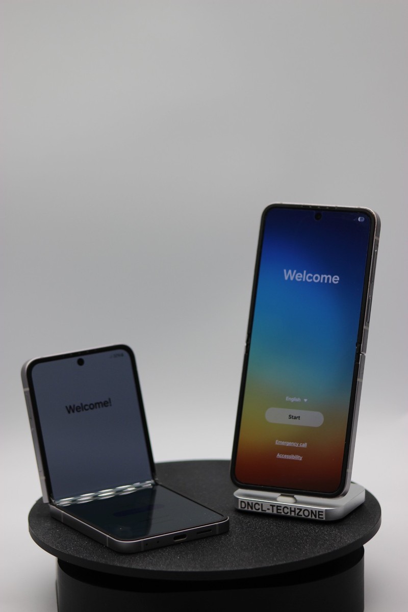 Samsung Galaxy Z Flip6 - 256 GB - Silver Shadow (U.S. Cellular