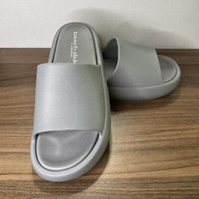 J Slides NYC Beach Slides Squish EVA Gray Sandals Size 10M NIB