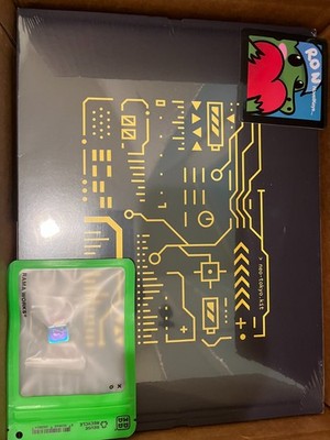 GMK Awaken (Neo Tokyo - Base) kit + GMK AwakenRAMA Keycap Sealed Keycap Set
