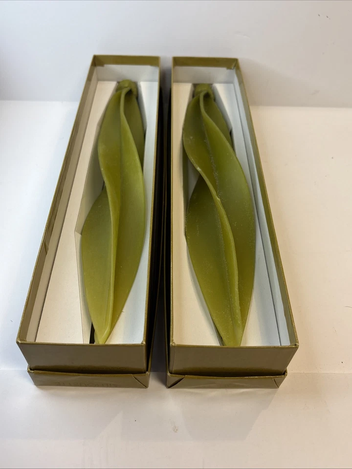 Vintage Hurd Beeswax Candles Spiral 12" Taper Green Freemark Abbey In Box - Image 2 of 4