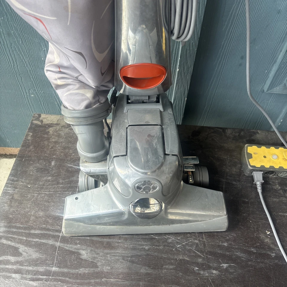 KIRBY SENTRIA G10D Self Propel Upright Vacuum Cleaner TESTED - Image 2 of 4