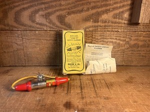 Vintage Kay Labs Automotive Safety Flasher License Plate Topper