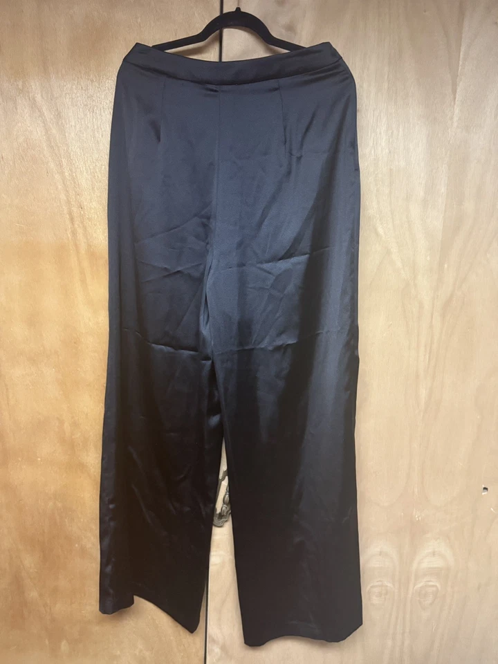 Michael Kors Women's Black Satin Pleated Wide Leg Pockets Pants Size 10 - Image 2 of 4