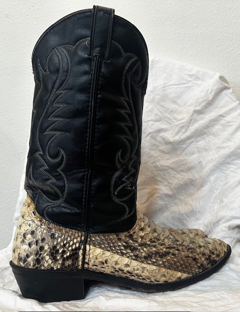 Square Toe Laredo 11.5 Python Boots Excellant Con… - image 6