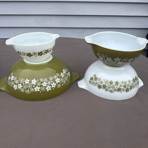 Vintage Pyrex Spring Blossom Crazy Daisy Cinderella Bowl Set 4 Green White 441-4