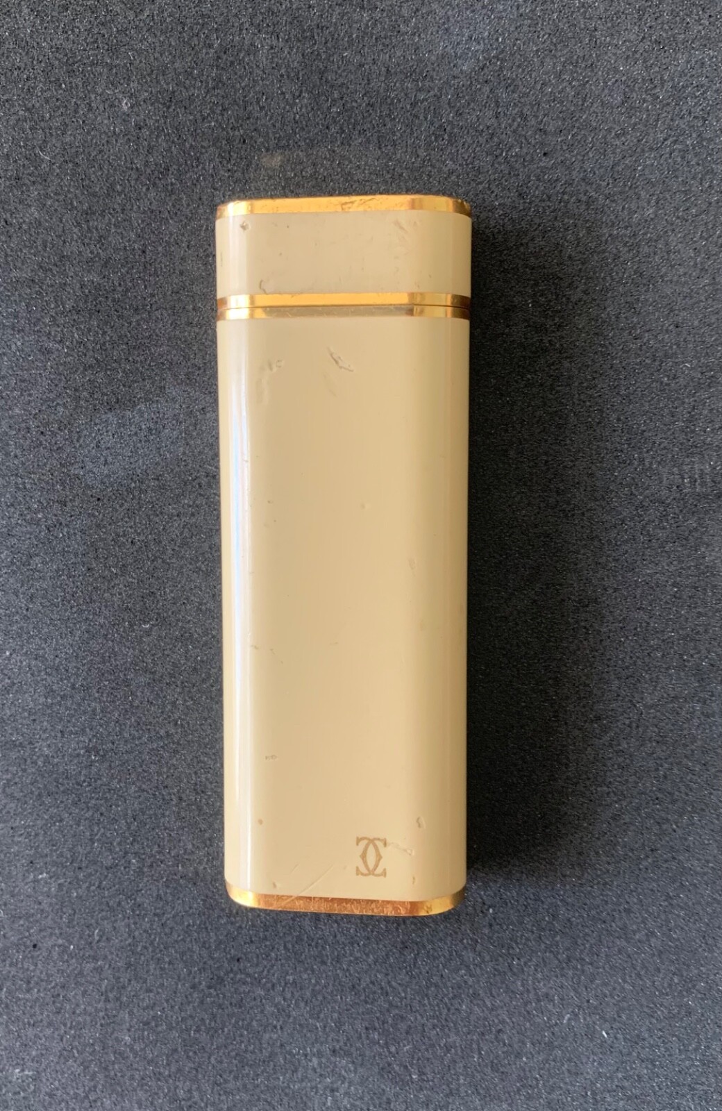 Rare Cream & Gold With Flint