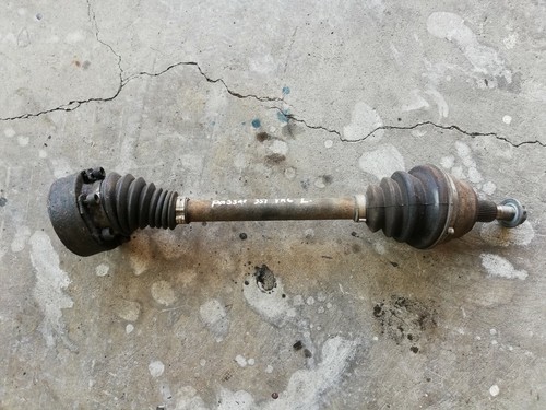 VW Passat 35i Facelift 2.8 VR6 AAA Antriebswelle vorne links Gelenkwelle
