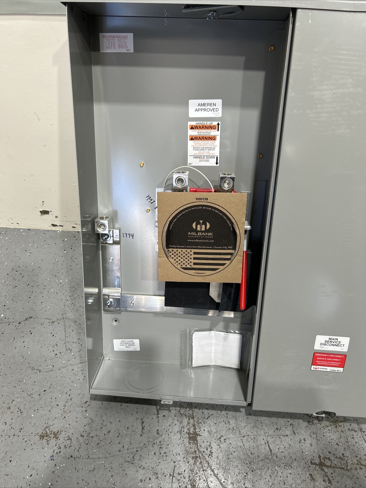 Ecmm Rms Milbank METER Series ECMM TYPE 3R 320a HD W BREAKERS | eBay