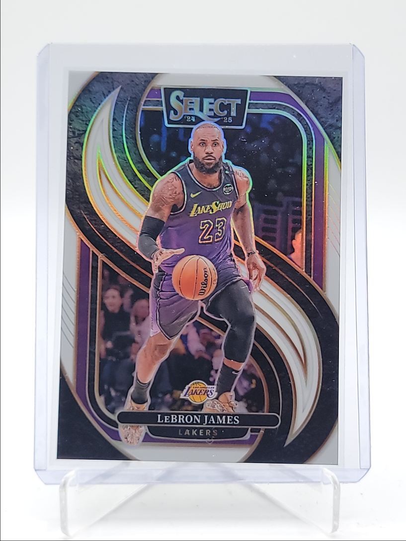 LEBRON JAMES 2024-25 SELECT PREMIER LEVEL WHITE PRIZM LAKERS /149 Q3599