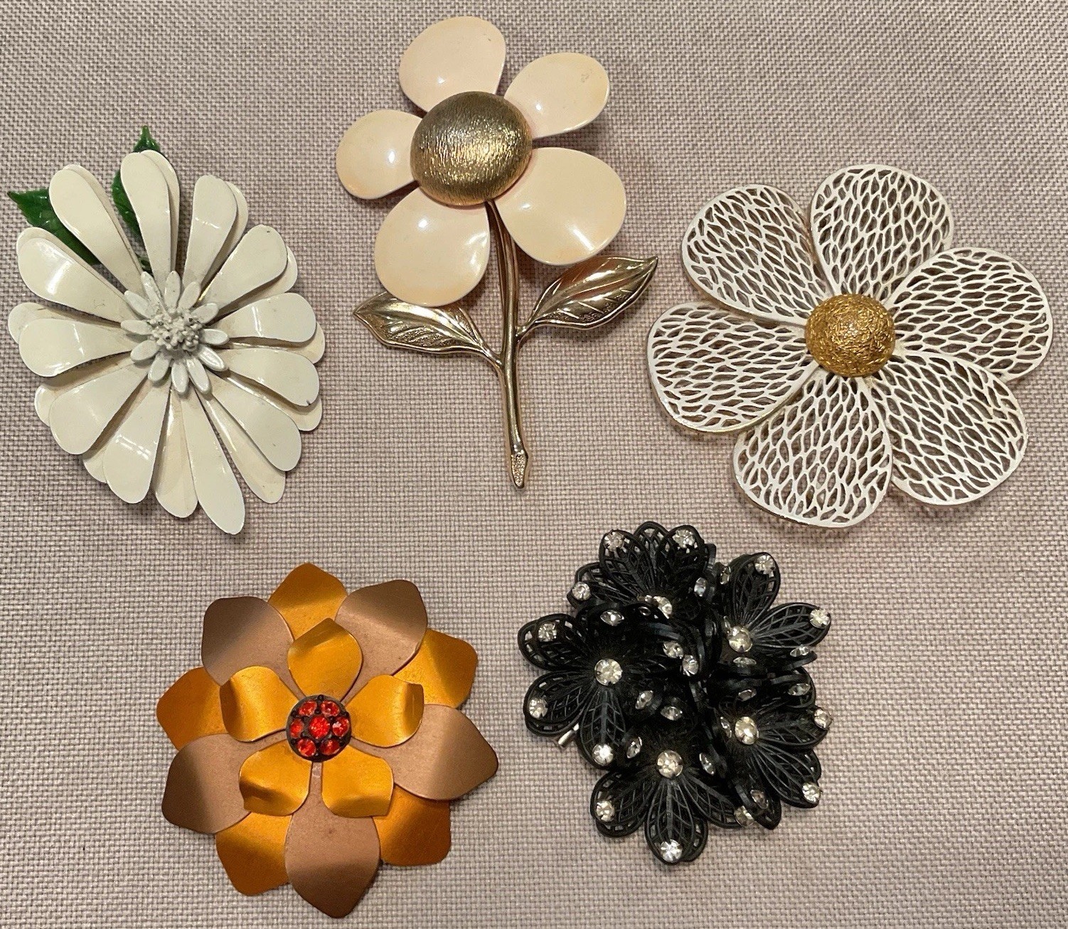 Vintage Brooch Pins Lot MCM Flower Power 1 Kramer 1 Sarah Coventry Groovy Enamel