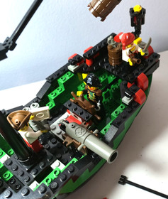 LEGO 6250 Cross Bone Clipper - 99% Complete Authentic Pcs. Very Clean! 