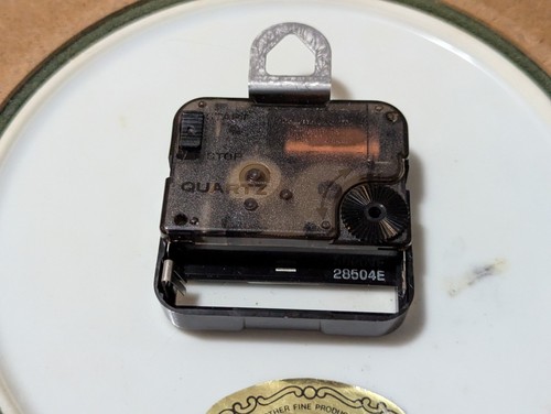 Saskatchewan Decorative Painted Plate Clock Wooden Glass Hex Frame, Doesn't Work - Bild 12 von 12