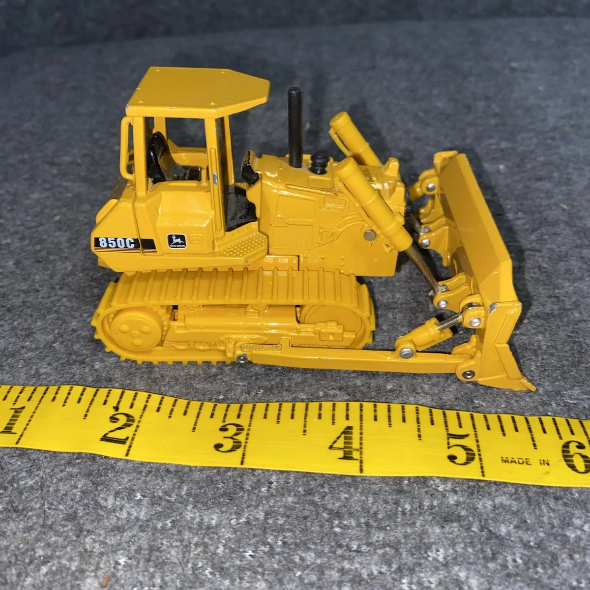 John Deere 1:50 Dozer Contemporary Manufacture Diecast