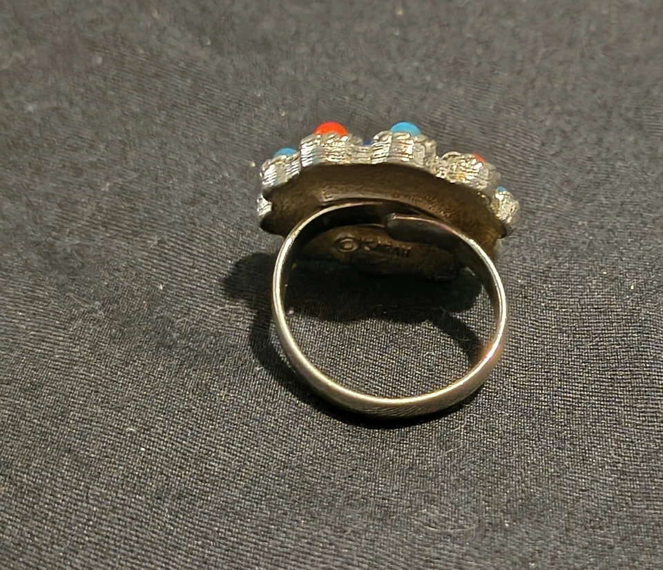 Enorme anillo estampado vintage Sarah Coventry lapislázuli coral turquesa y plata talla 7 Foto 3 de 4